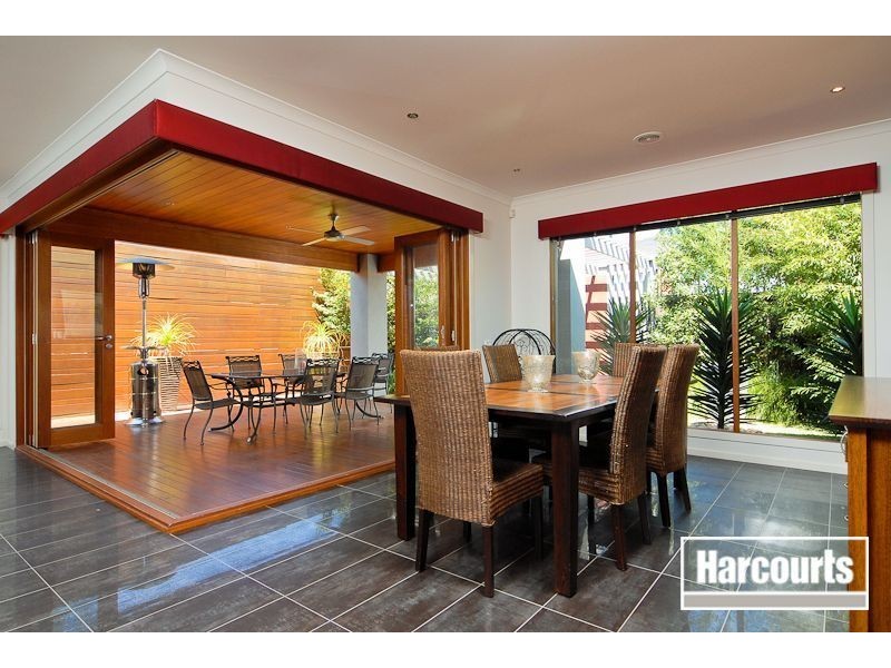 7 Nature Circuit, Cranbourne North VIC 3977