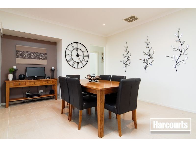 63 Mannavue Boulevard, Cranbourne North VIC 3977