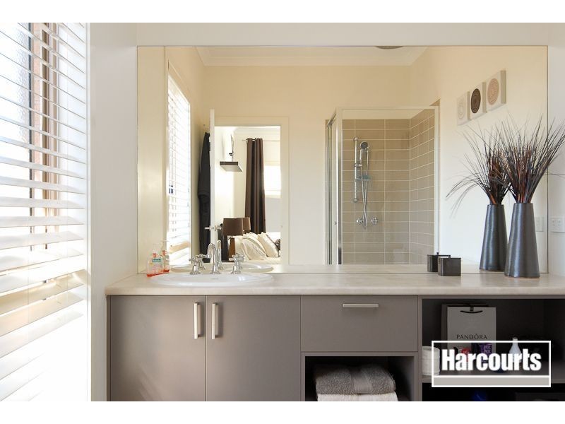 63 Mannavue Boulevard, Cranbourne North VIC 3977