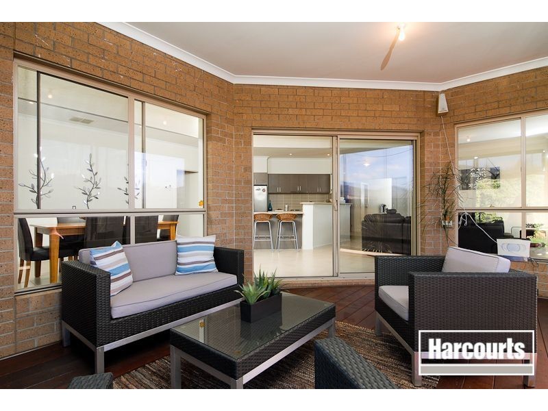 63 Mannavue Boulevard, Cranbourne North VIC 3977