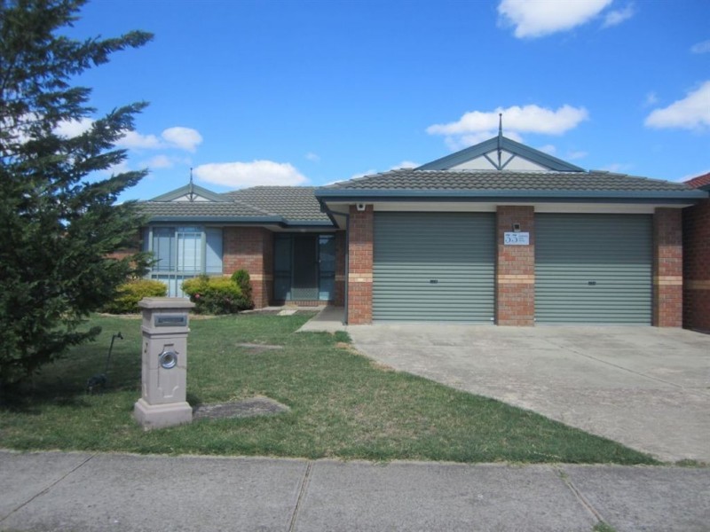 33 Amberly Park Drive, Narre Warren South VIC 3805