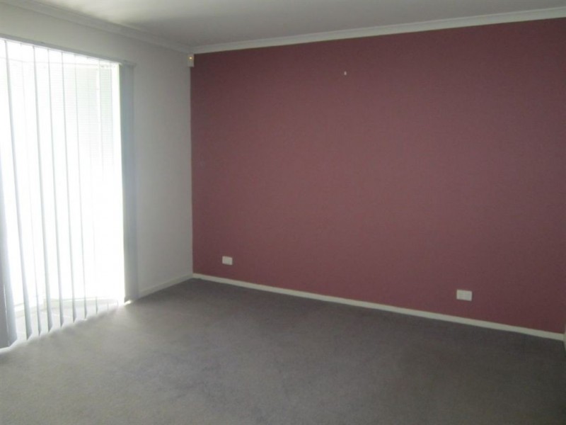 33 Amberly Park Drive, Narre Warren South VIC 3805