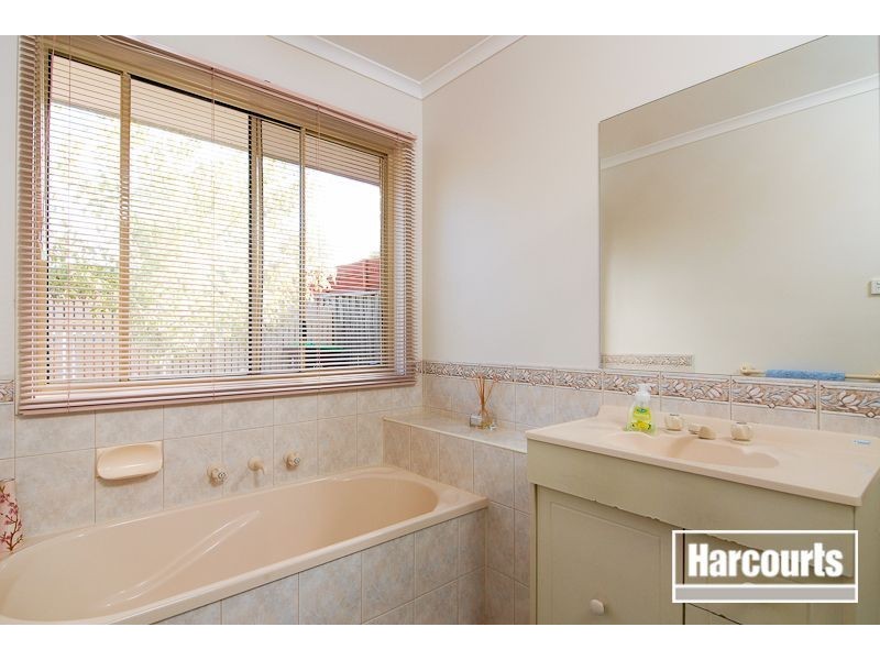 74 Kingston Avenue, Narre Warren South VIC 3805