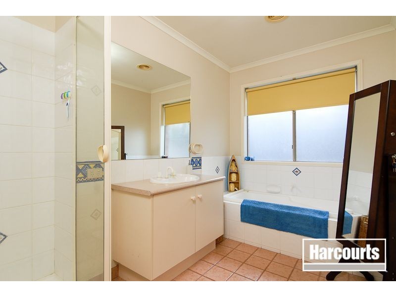 12 Kershaw Drive, Narre Warren South VIC 3805