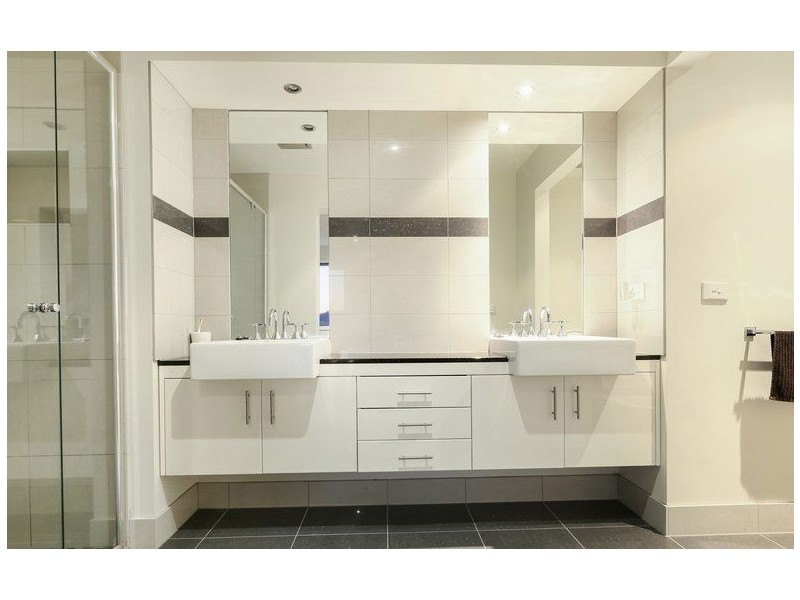 2 Messina Place, Narre Warren South VIC 3805