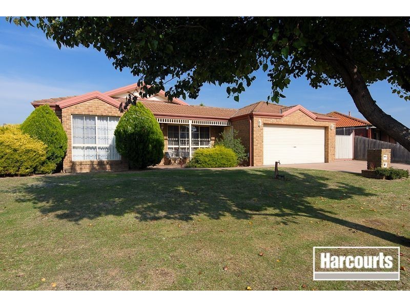 31 Scarborough Drive, Narre Warren South VIC 3805