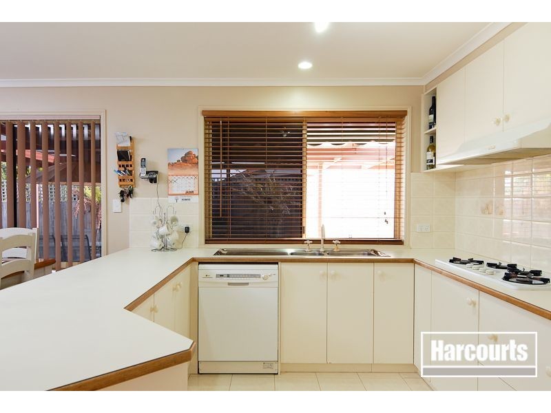 31 Scarborough Drive, Narre Warren South VIC 3805