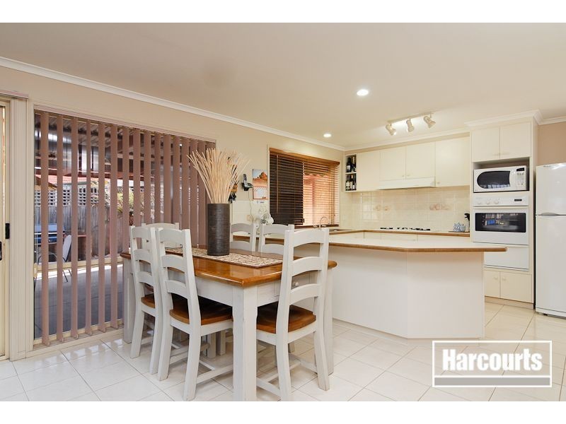 31 Scarborough Drive, Narre Warren South VIC 3805