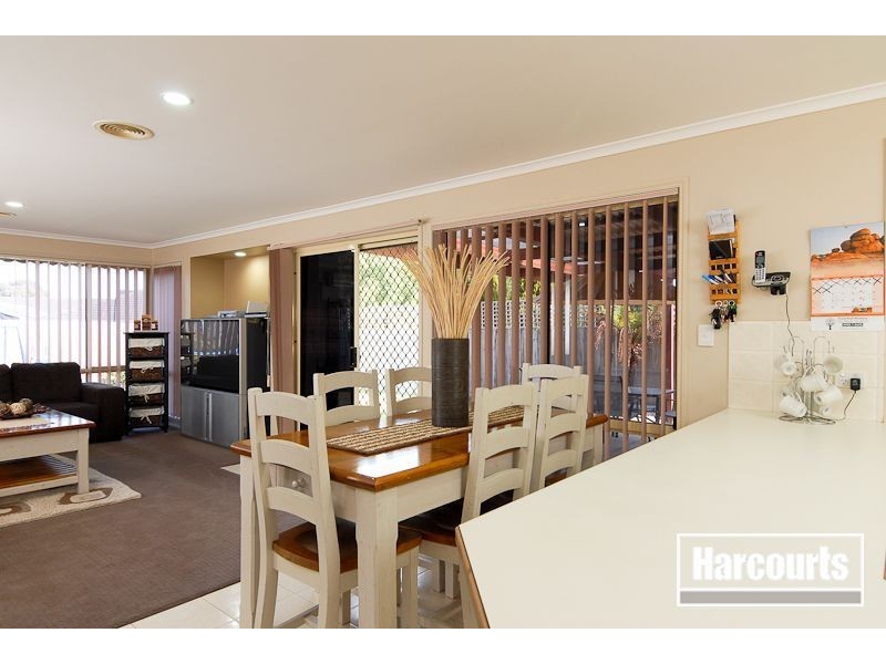 31 Scarborough Drive, Narre Warren South VIC 3805