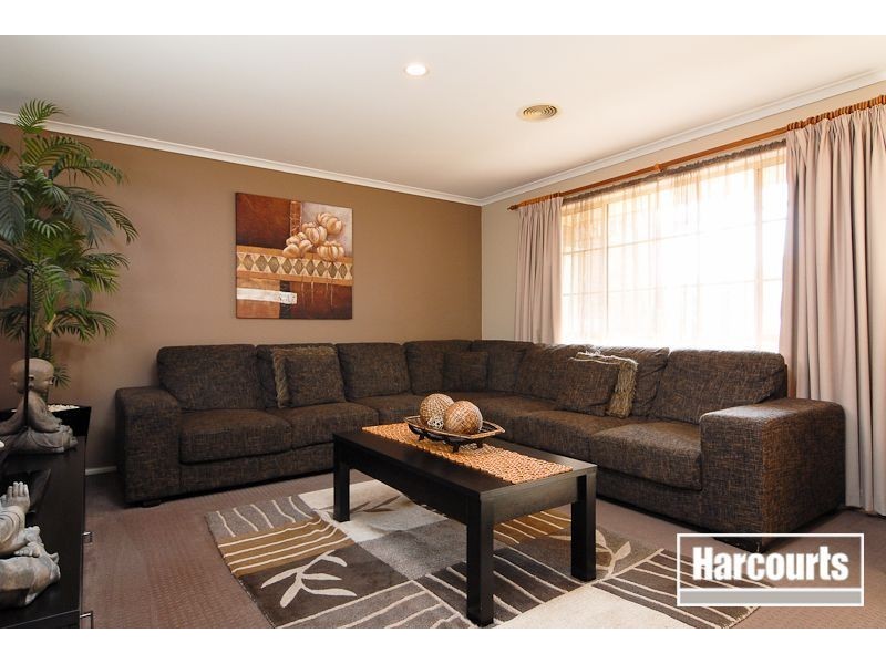 31 Scarborough Drive, Narre Warren South VIC 3805