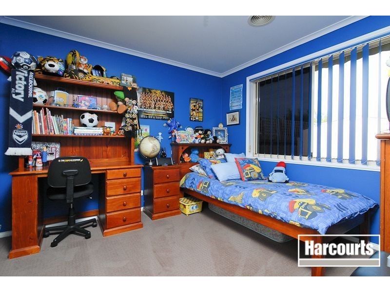 31 Scarborough Drive, Narre Warren South VIC 3805