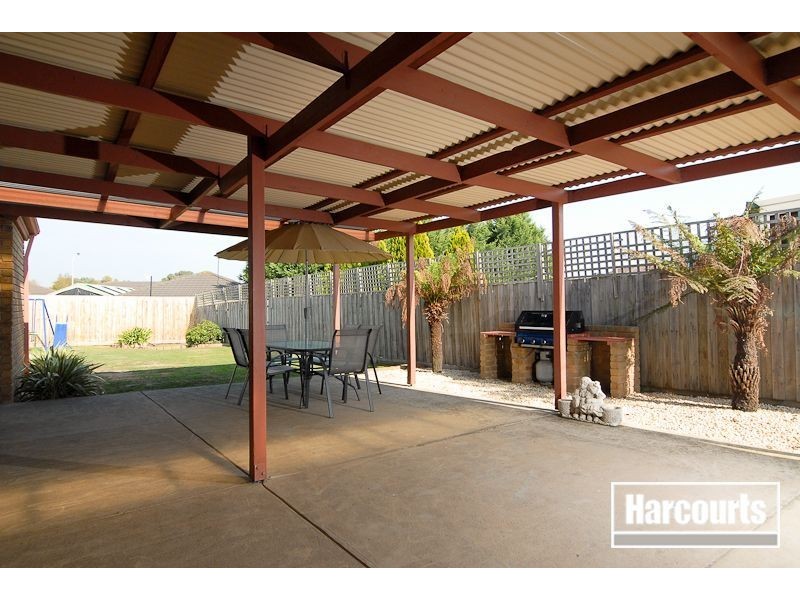 31 Scarborough Drive, Narre Warren South VIC 3805