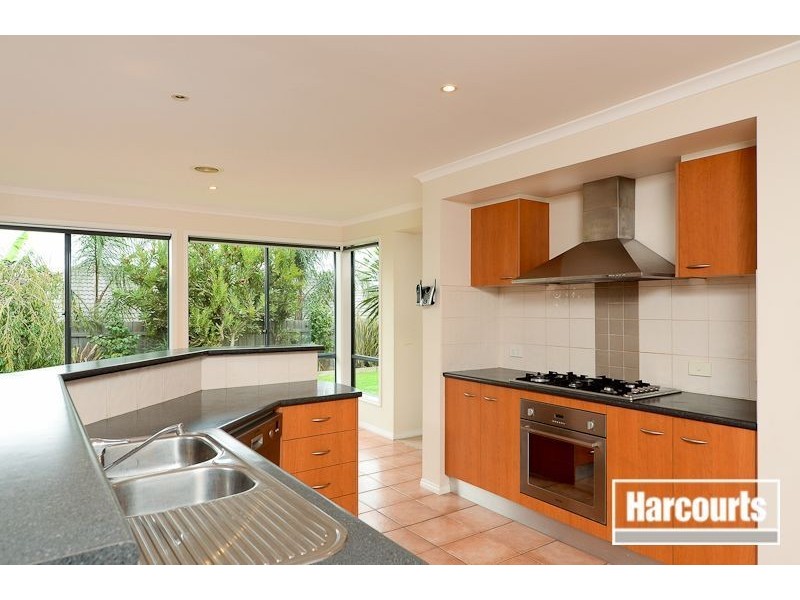 32 Olive Road, Lynbrook VIC 3975