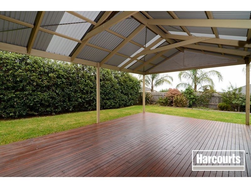 32 Olive Road, Lynbrook VIC 3975