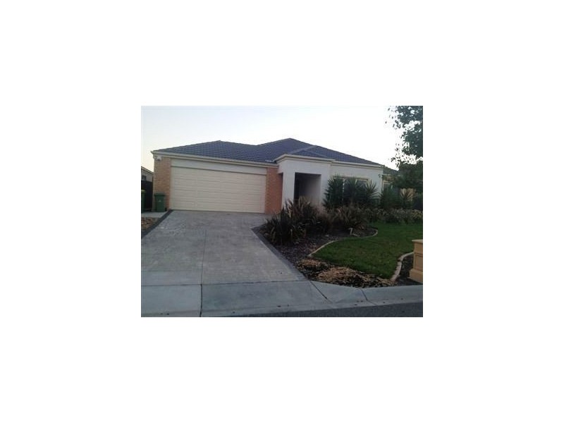13 Camdolle Close, Pakenham VIC 3810
