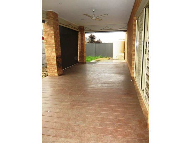 13 Camdolle Close, Pakenham VIC 3810