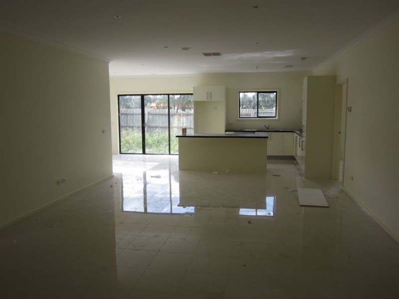 2/67 Darling Way, Narre Warren VIC 3805