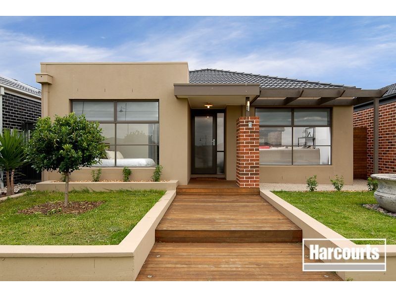 6 Frogmore Lane, Cranbourne North VIC 3977