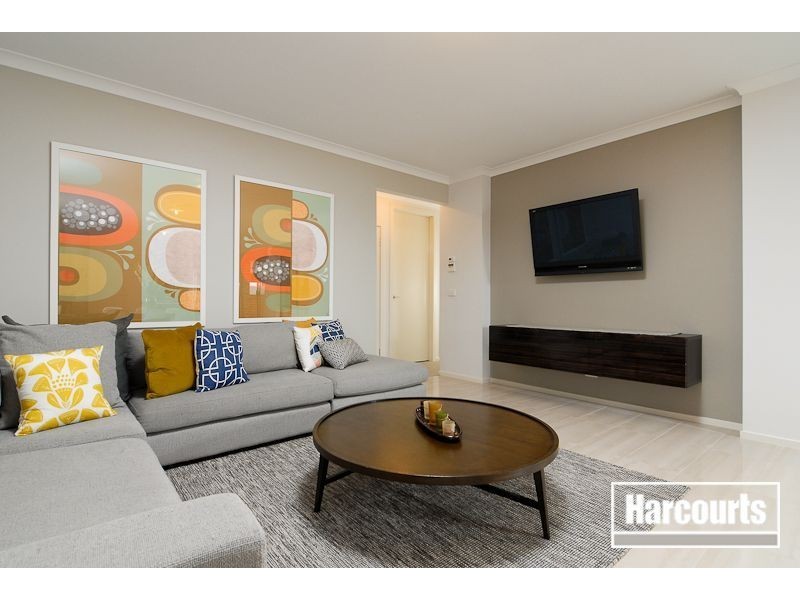 6 Frogmore Lane, Cranbourne North VIC 3977