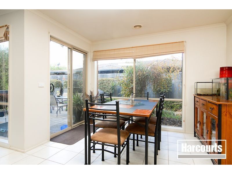 15 Blandford Crescent, Narre Warren South VIC 3805