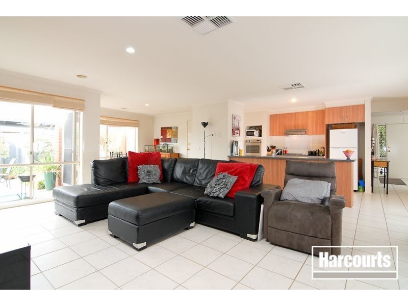 15 Blandford Crescent, Narre Warren South VIC 3805