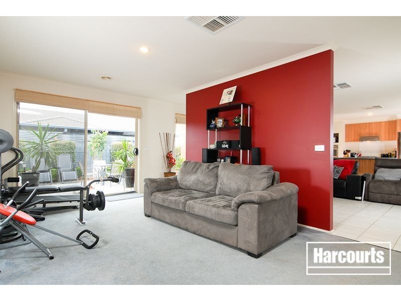 15 Blandford Crescent, Narre Warren South VIC 3805