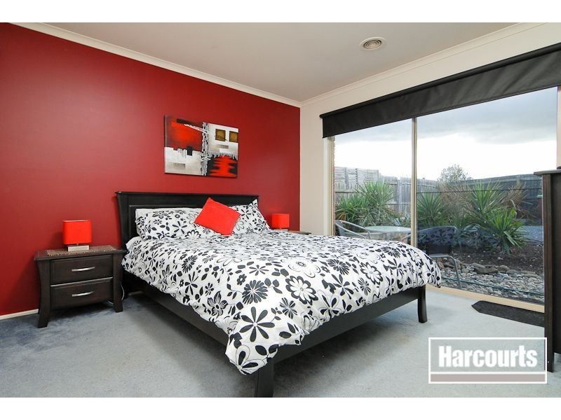 15 Blandford Crescent, Narre Warren South VIC 3805