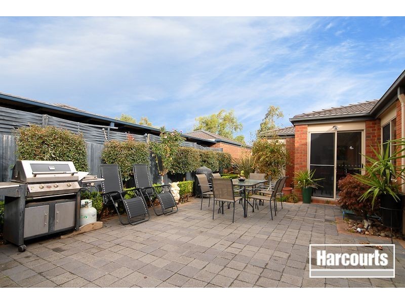 15 Blandford Crescent, Narre Warren South VIC 3805