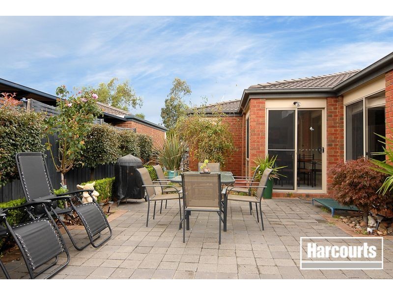 15 Blandford Crescent, Narre Warren South VIC 3805