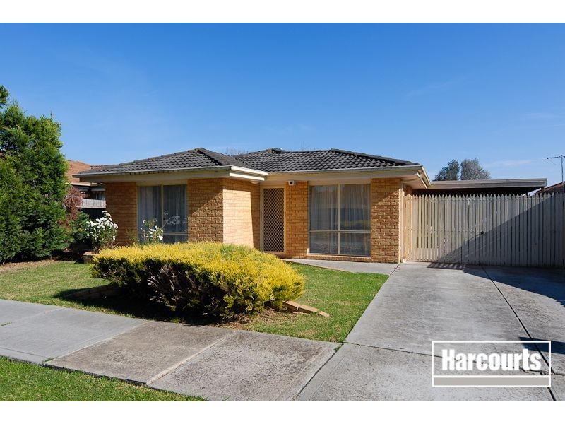 37 Scarborough Avenue, Cranbourne West VIC 3977