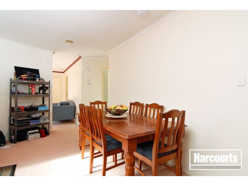 37 Scarborough Avenue, Cranbourne West VIC 3977