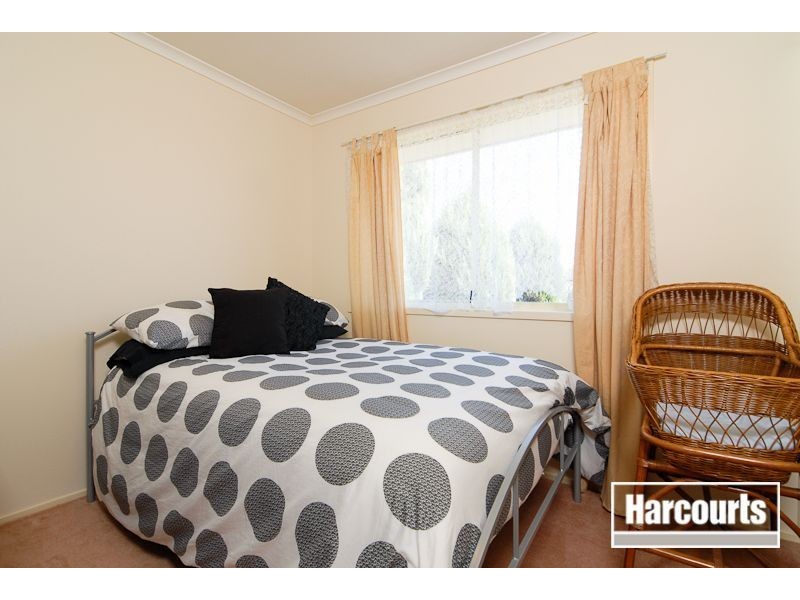 37 Scarborough Avenue, Cranbourne West VIC 3977