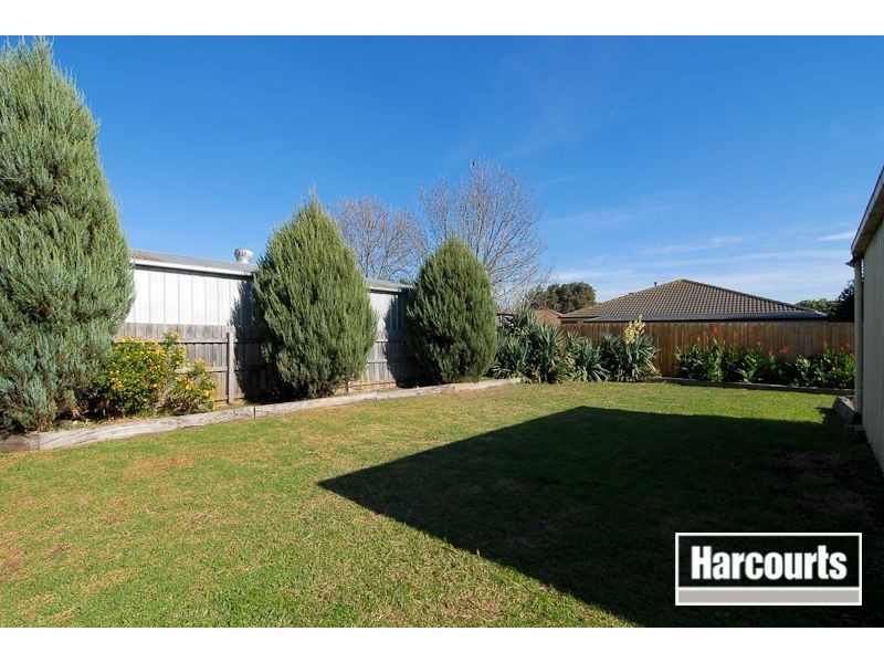 37 Scarborough Avenue, Cranbourne West VIC 3977