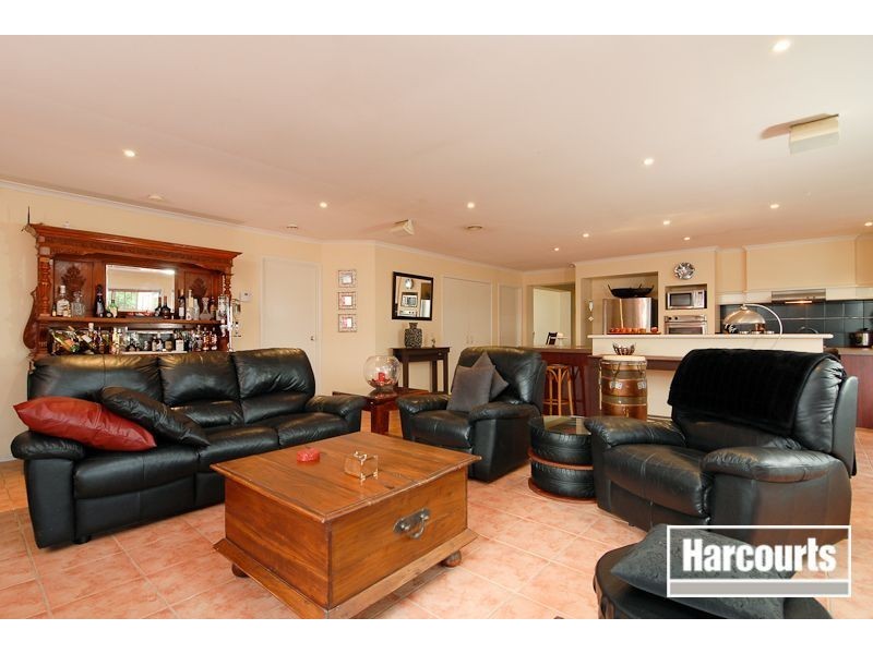 13 Margie Square, Narre Warren South VIC 3805
