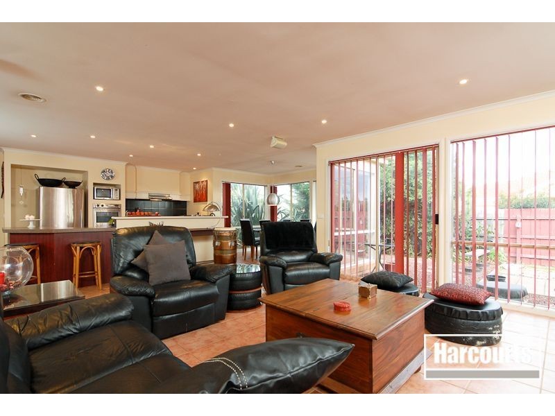 13 Margie Square, Narre Warren South VIC 3805