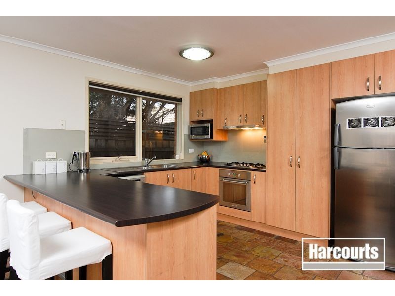 8 Stallion Court, Narre Warren South VIC 3805