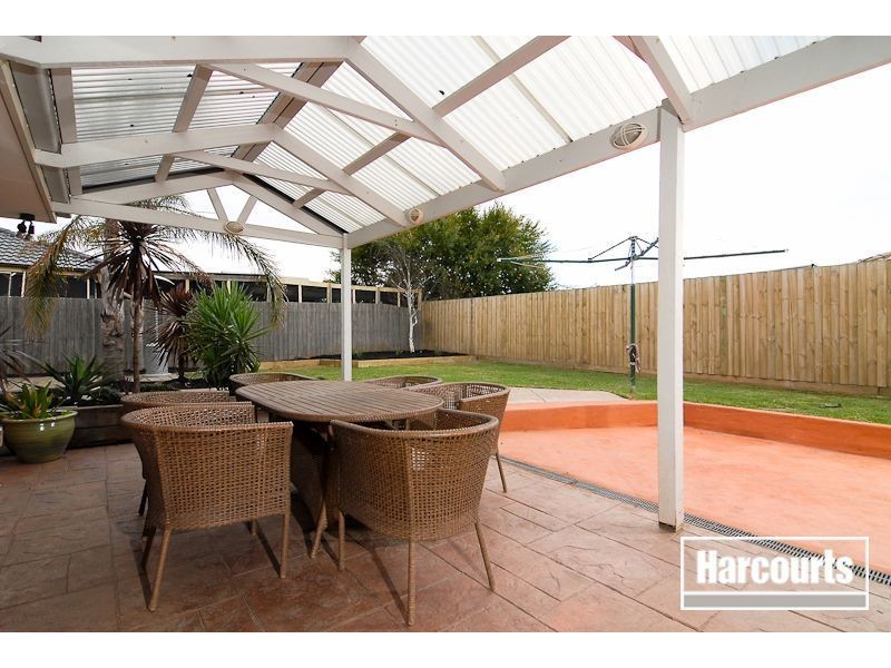 8 Stallion Court, Narre Warren South VIC 3805