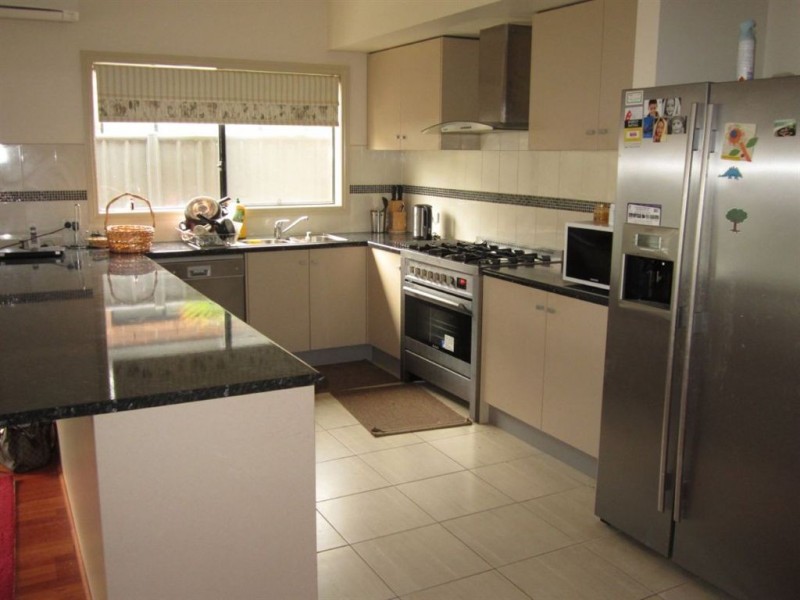 48 Sabel Drive, Cranbourne North VIC 3977