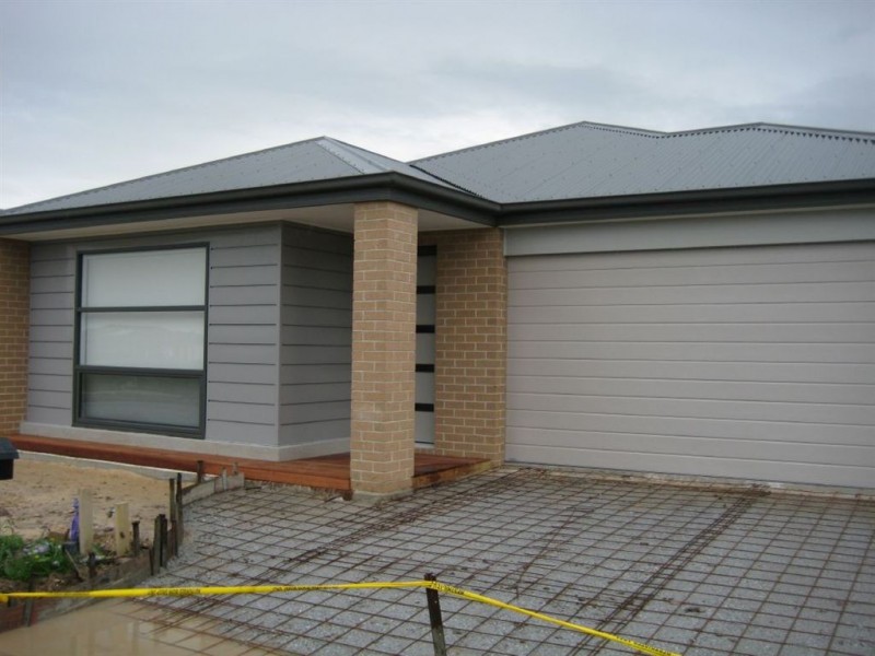 57 Burford Way, Cranbourne North VIC 3977