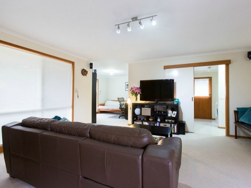 1/10 Valley Fair Drive, Narre Warren VIC 3805