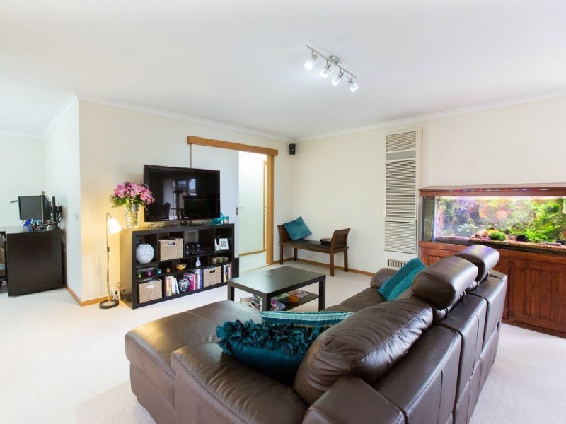 1/10 Valley Fair Drive, Narre Warren VIC 3805