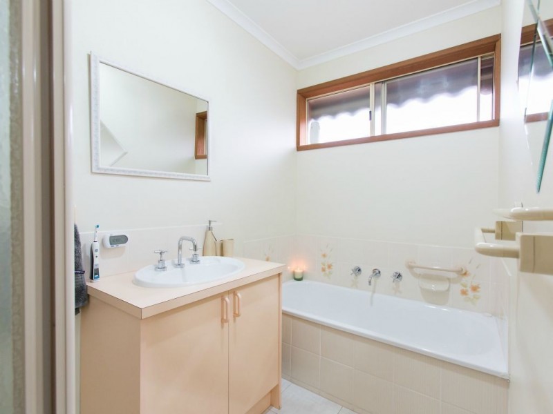 1/10 Valley Fair Drive, Narre Warren VIC 3805