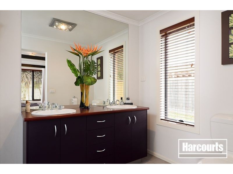 12 Cottonfield Way, Narre Warren South VIC 3805