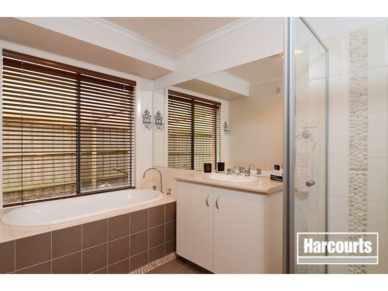 12 Cottonfield Way, Narre Warren South VIC 3805