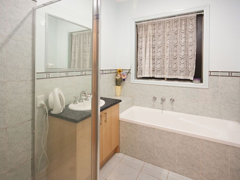 105 Emily Drive, Hallam VIC 3803