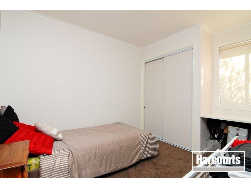 16 Loganberry Close, Cranbourne North VIC 3977