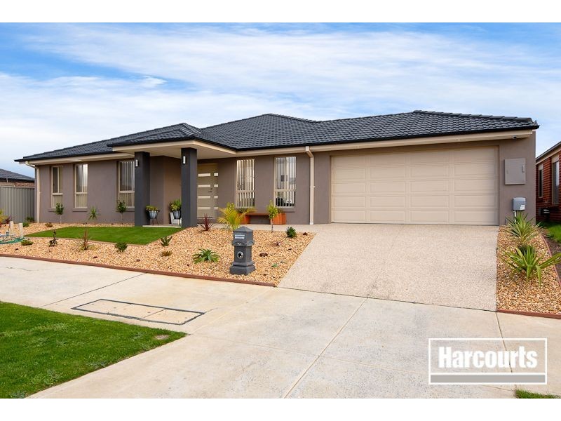 10 Stately Drive, Cranbourne East VIC 3977