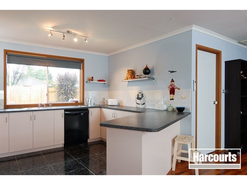 72 Strathaird Drive, Narre Warren South VIC 3805