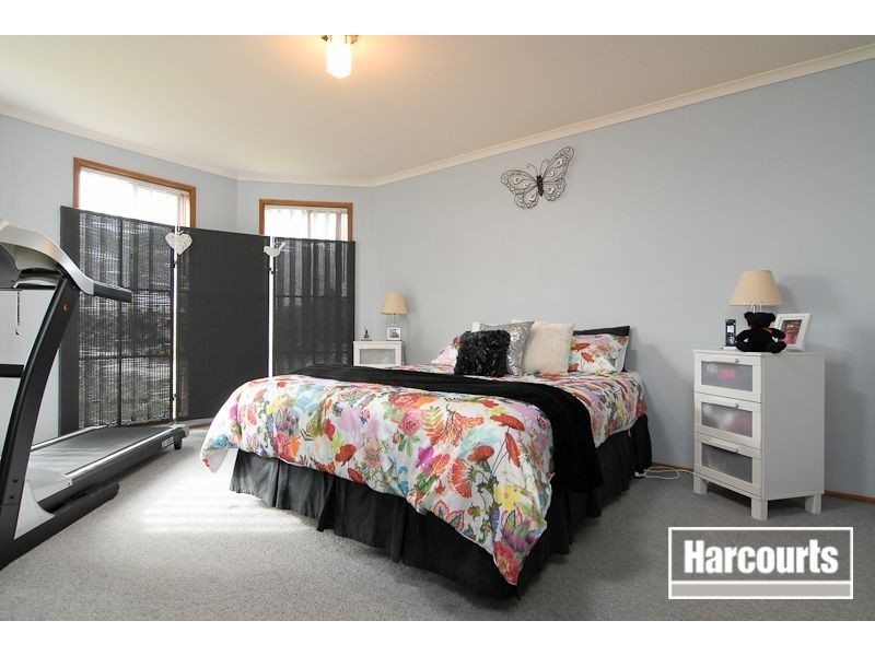 72 Strathaird Drive, Narre Warren South VIC 3805