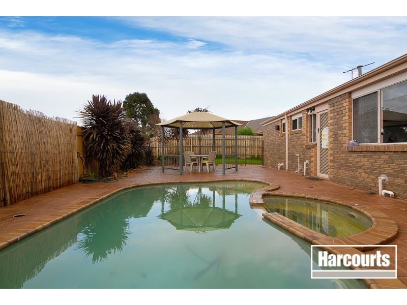 72 Strathaird Drive, Narre Warren South VIC 3805